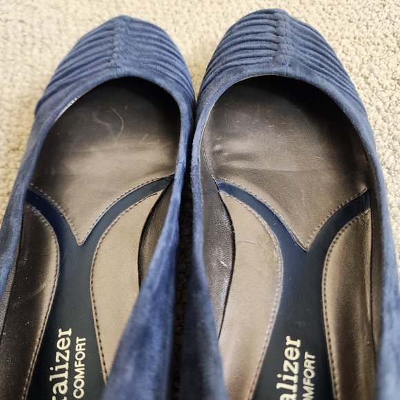 Naturalizer Shoes Mitzy Slip On Flats Blue Suede Round Toe Work Wear Size 7 Wide - Picture 9 of 12